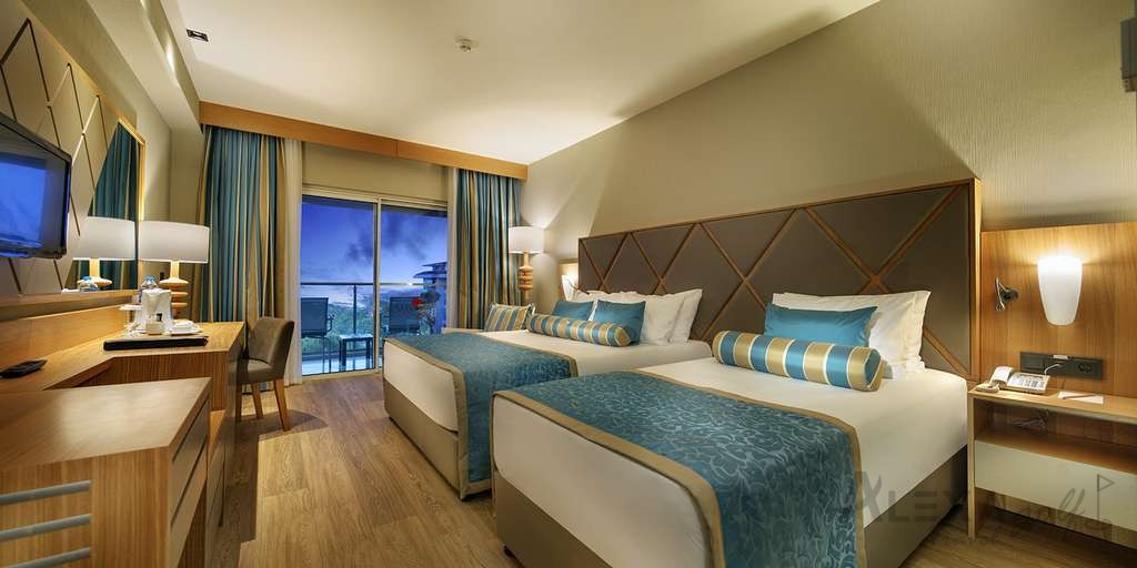 Twin-bedded guest room at Papillon Ayscha